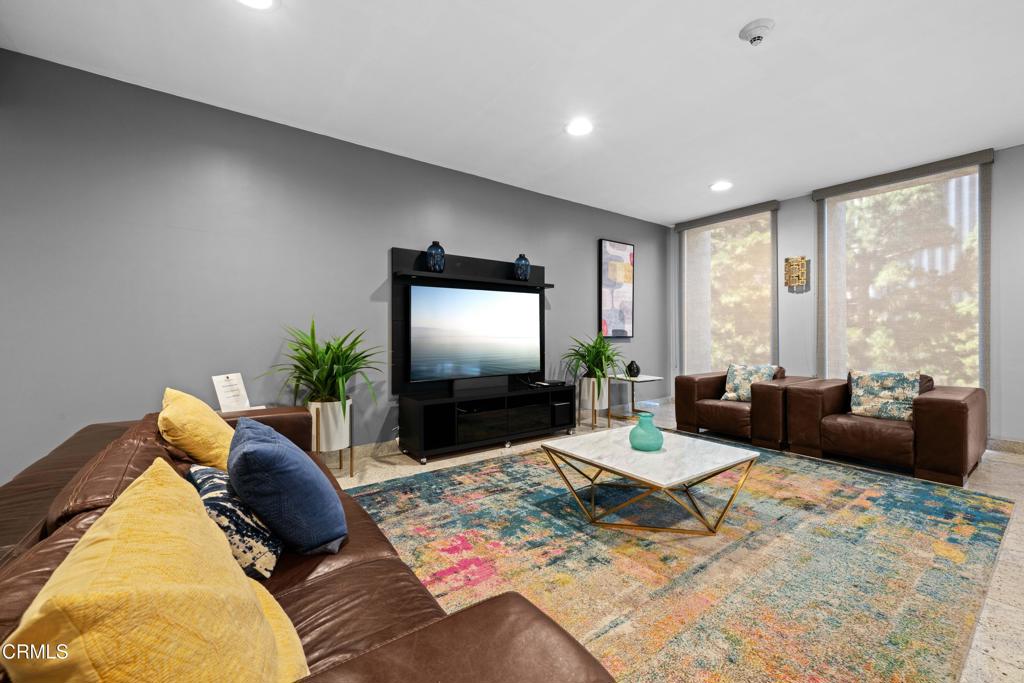 800 W 1st Street 1701