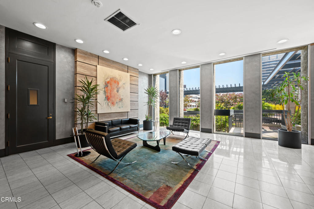 800 W 1st Street 1701