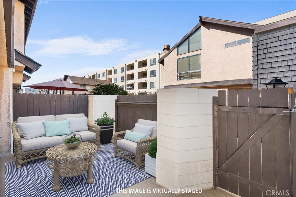 5461 Newcastle Avenue 8