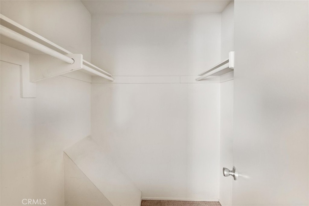 5461 Newcastle Avenue 8