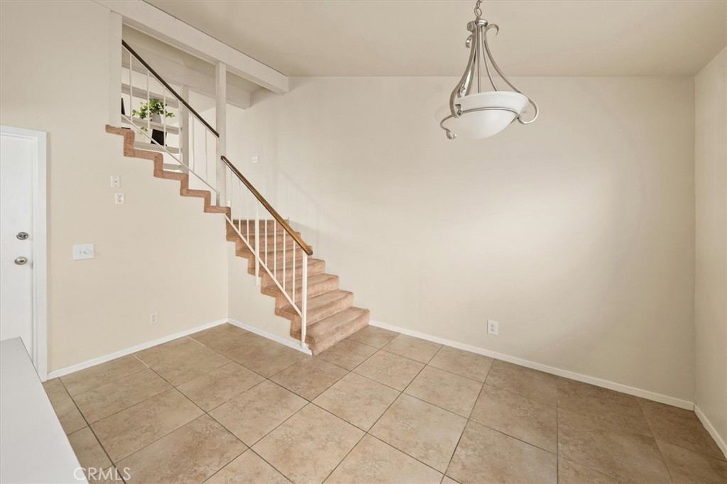 5461 Newcastle Avenue 8