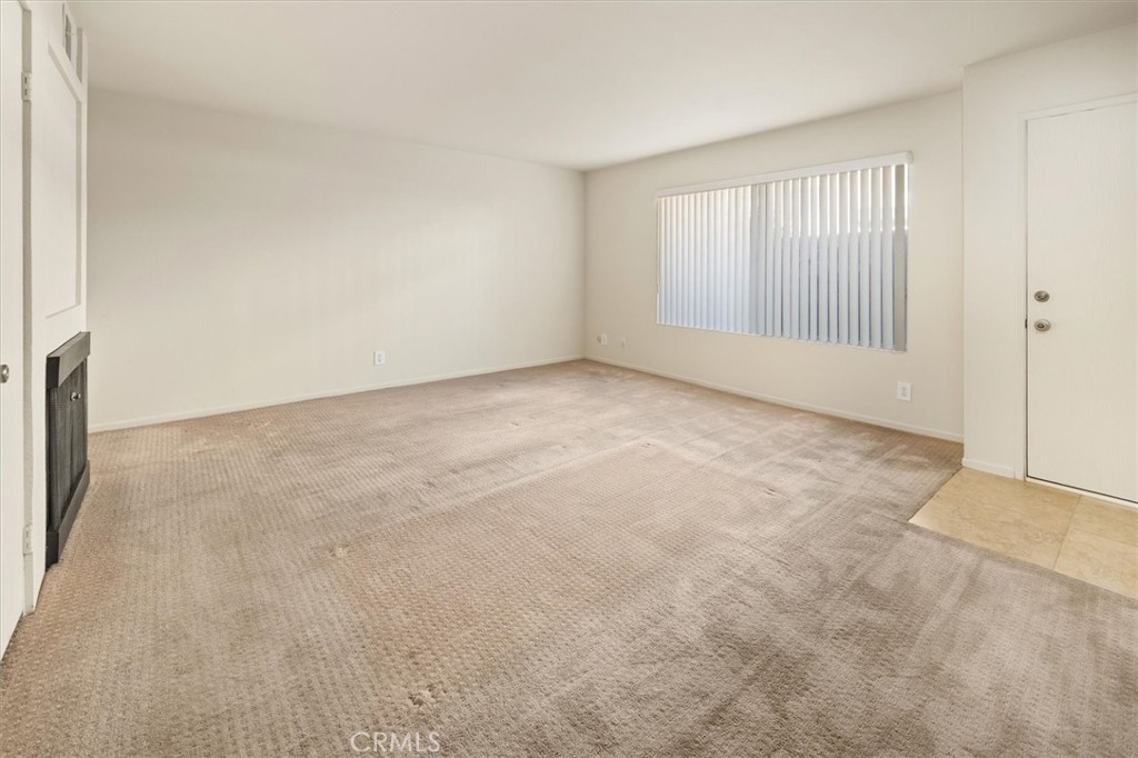 5461 Newcastle Avenue 8