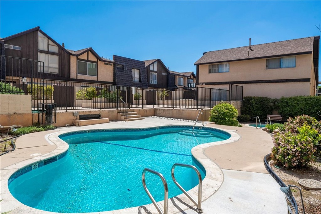 5461 Newcastle Avenue 8