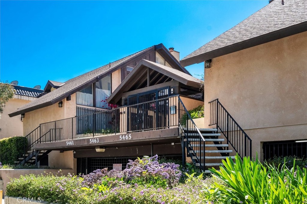 5461 Newcastle Avenue 8