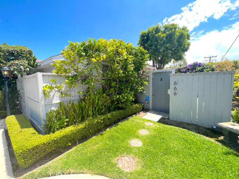 666 Glenneyre Street