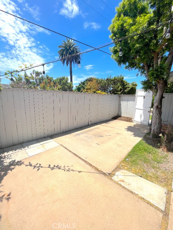 666 Glenneyre Street