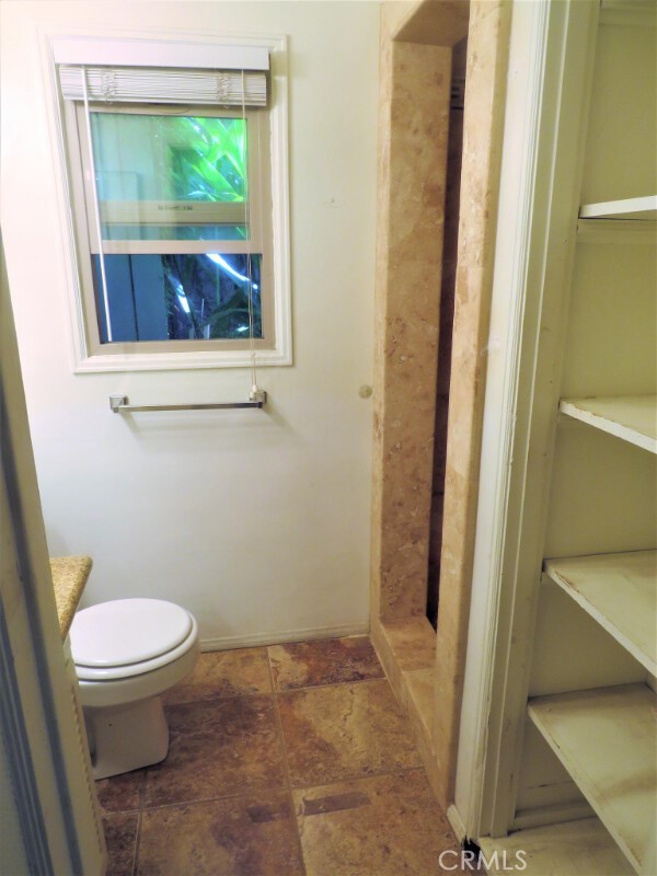 666 Glenneyre Street