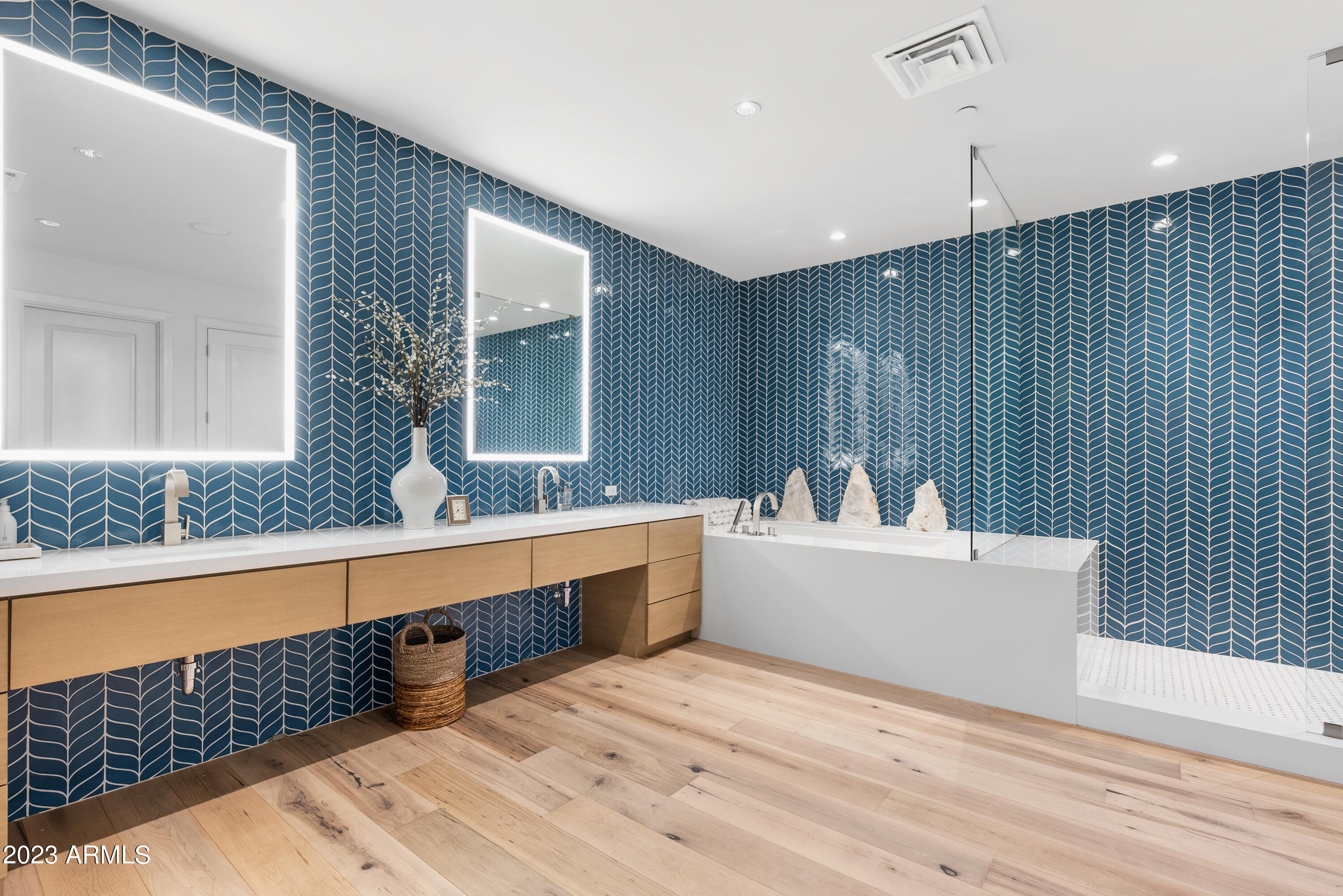 15215 N KIERLAND Boulevard # 934