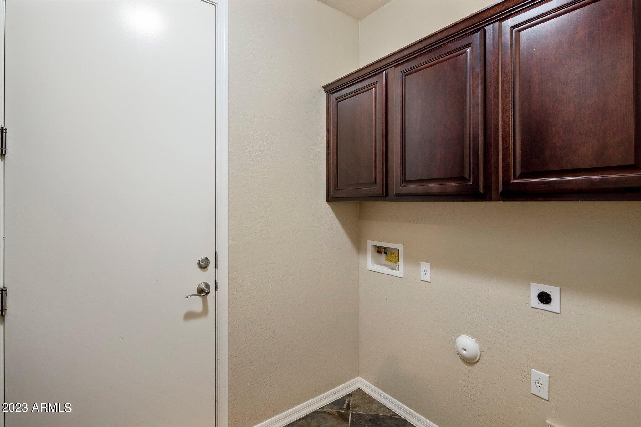 1743 W ALOE VERA Drive