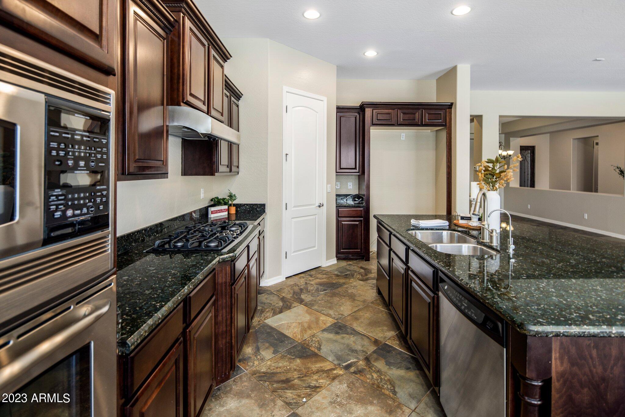 1743 W ALOE VERA Drive