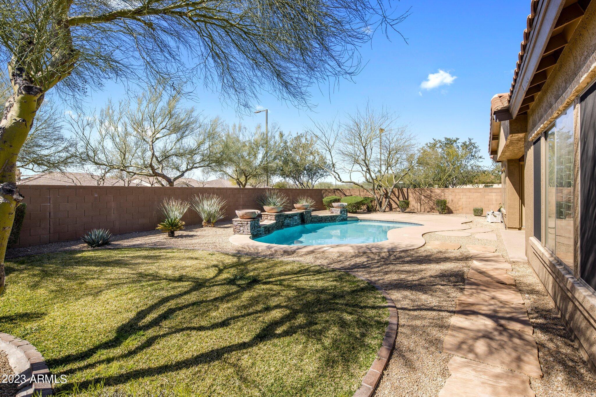 1743 W ALOE VERA Drive