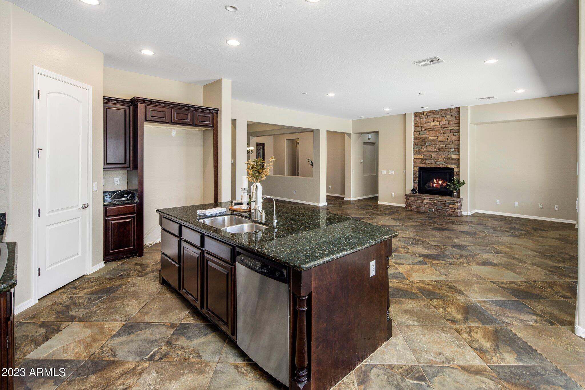 1743 W ALOE VERA Drive