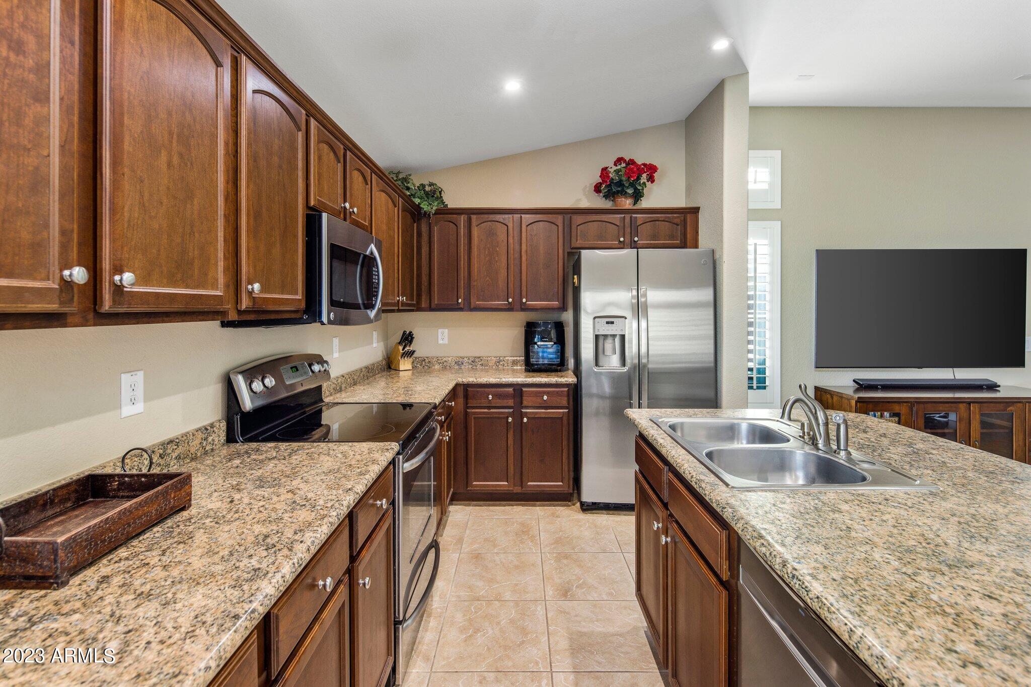 2725 E MINE CREEK Road # 1108