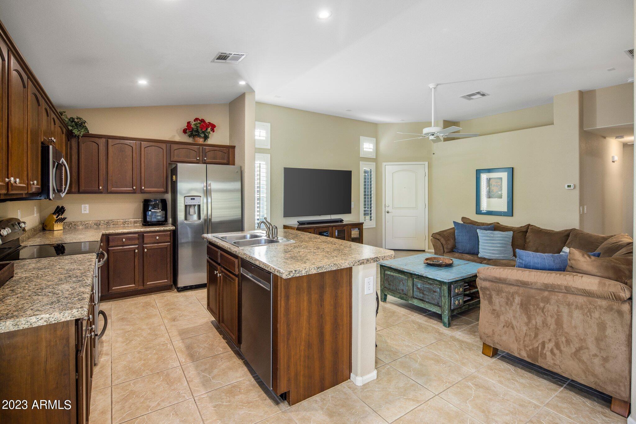 2725 E MINE CREEK Road # 1108