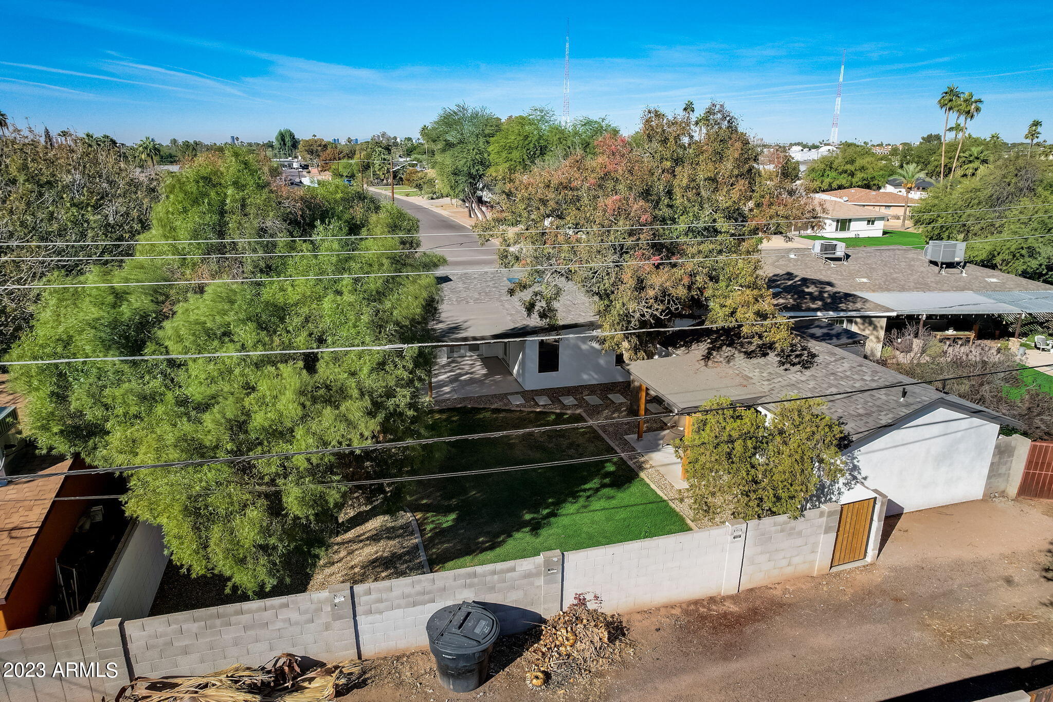 2447 N 39TH Place