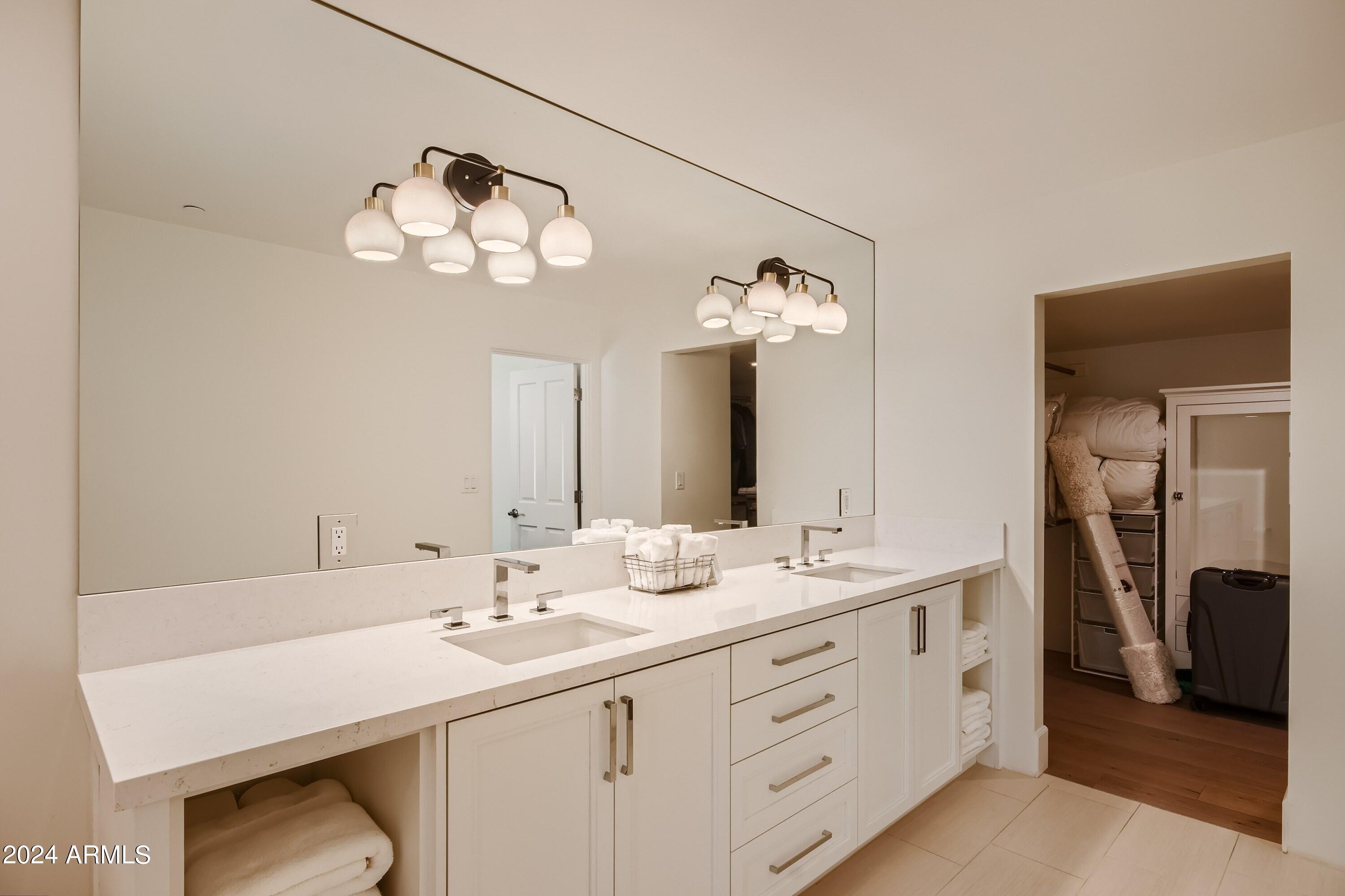 8405 E VISTA DEL LAGO --