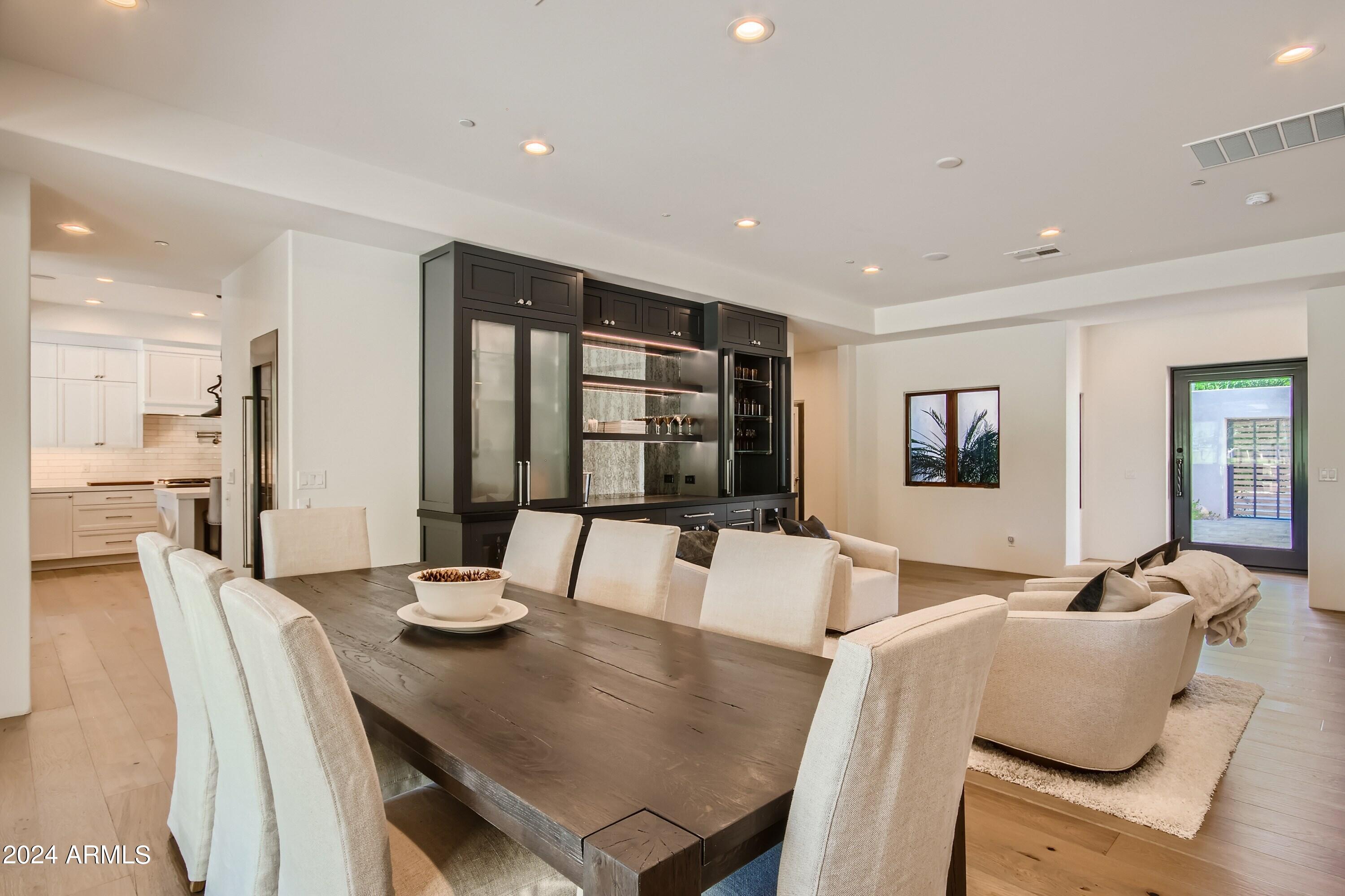 8405 E VISTA DEL LAGO --