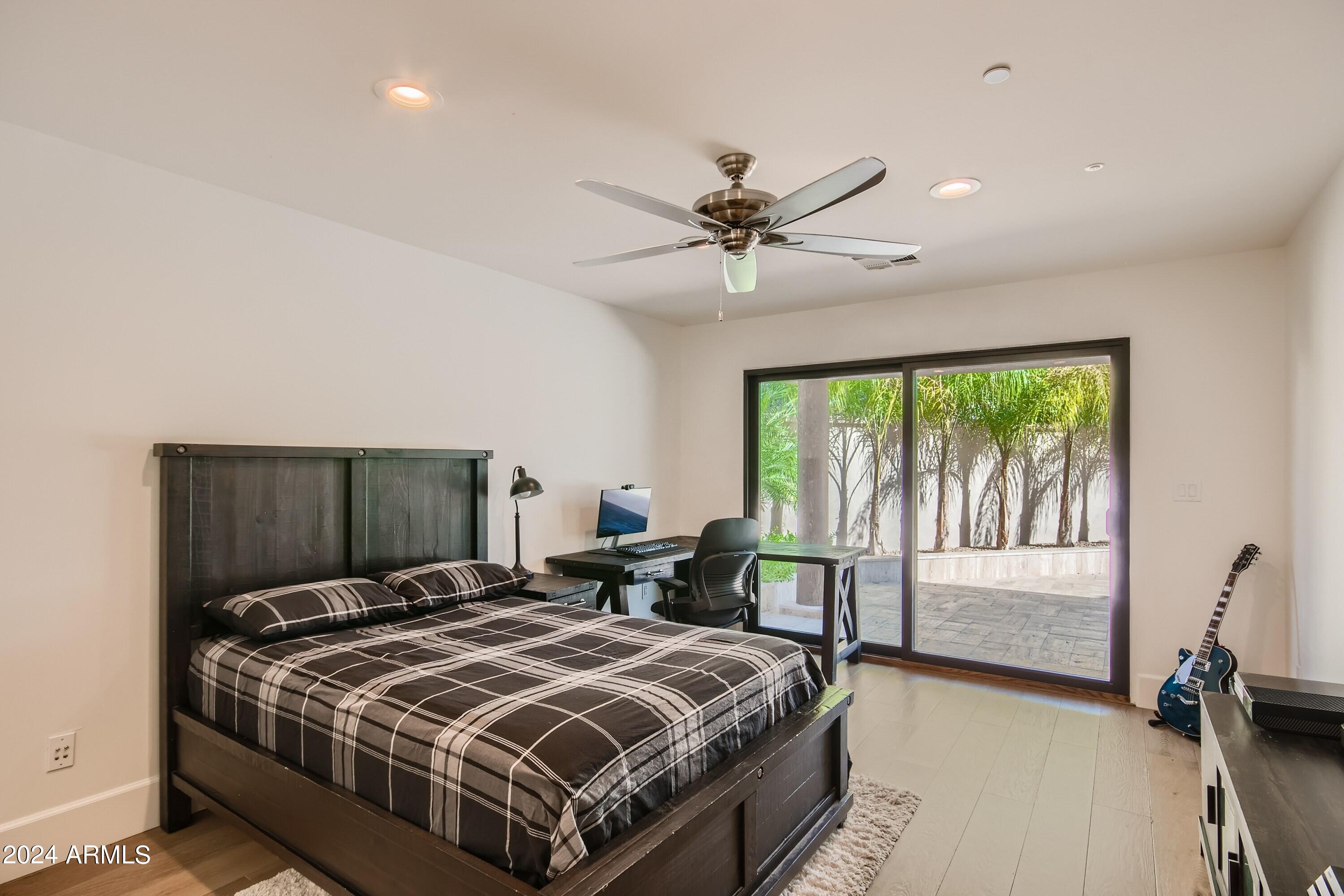 8405 E VISTA DEL LAGO --