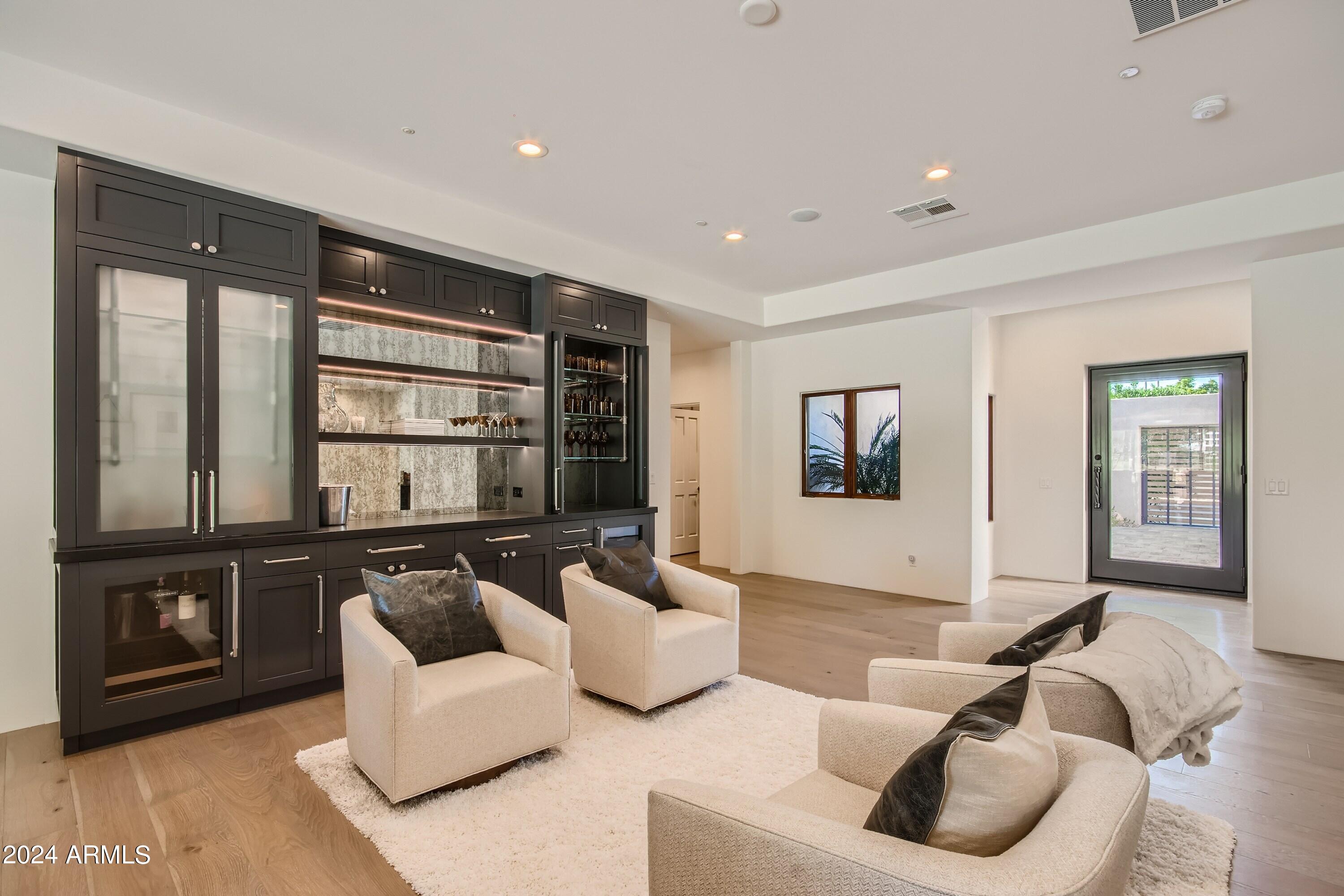 8405 E VISTA DEL LAGO --