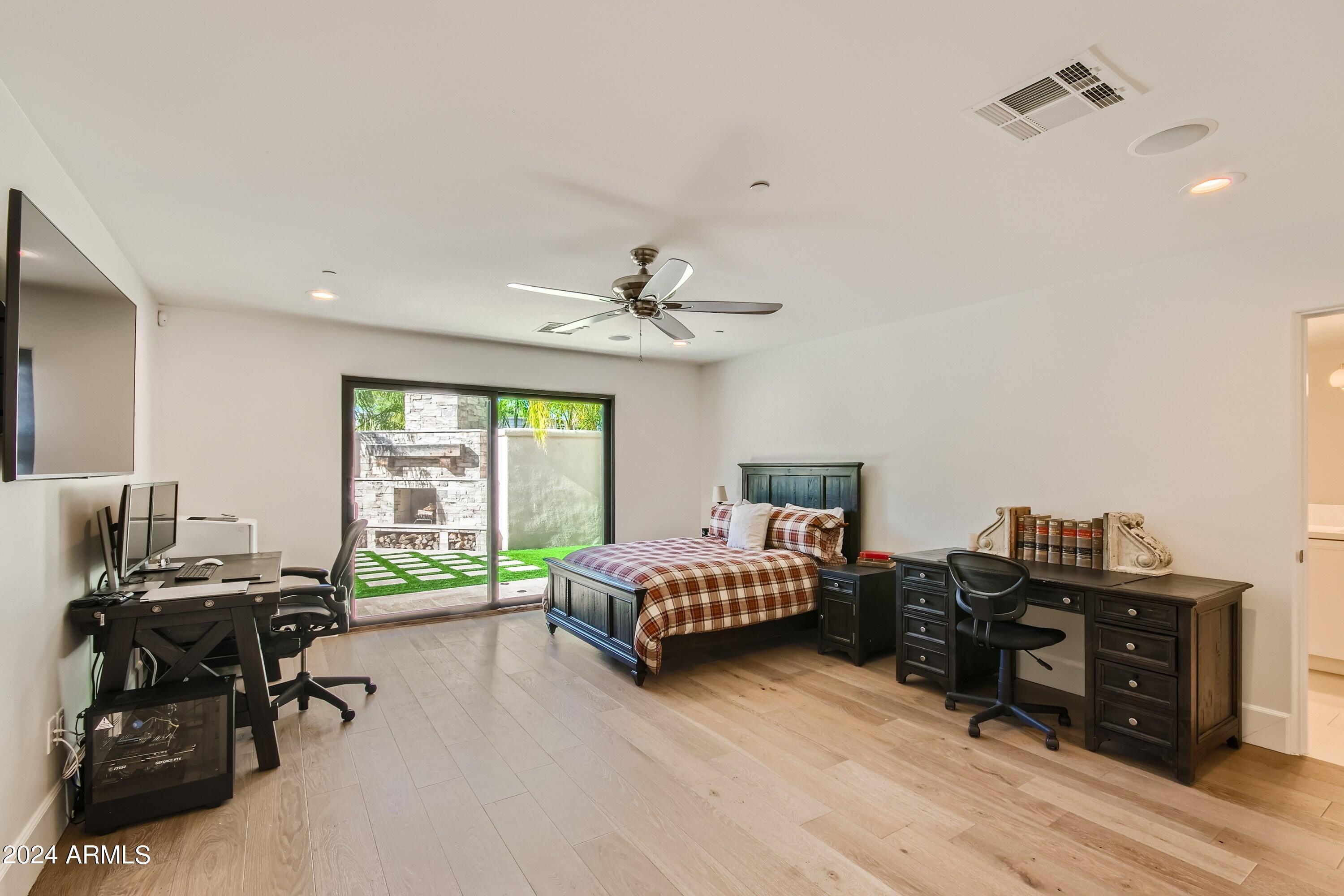 8405 E VISTA DEL LAGO --