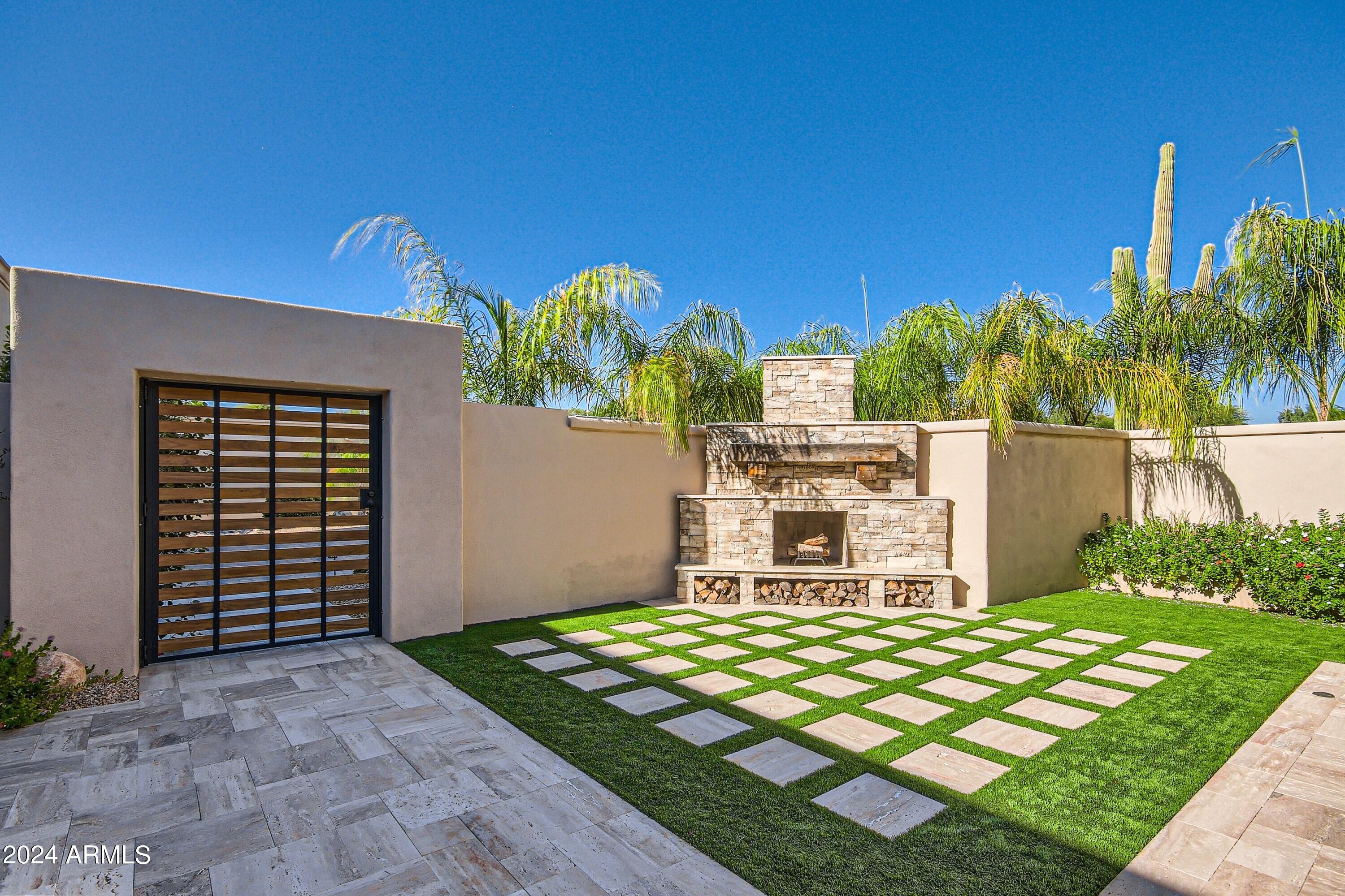 8405 E VISTA DEL LAGO --