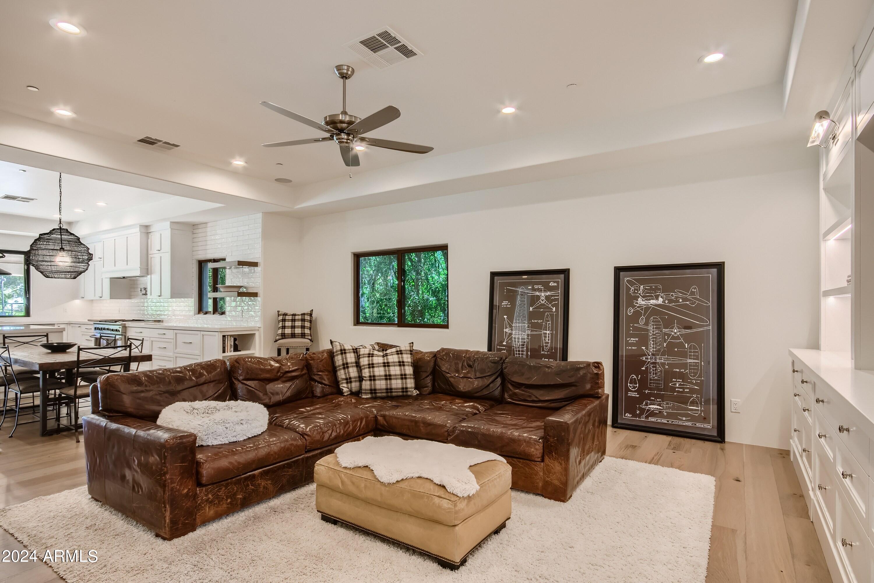 8405 E VISTA DEL LAGO --