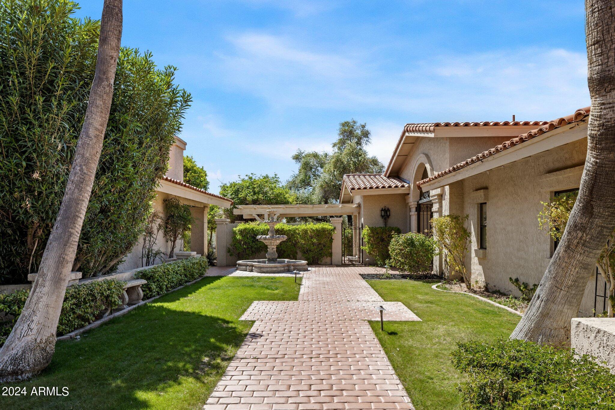 8206 E SANDS Drive