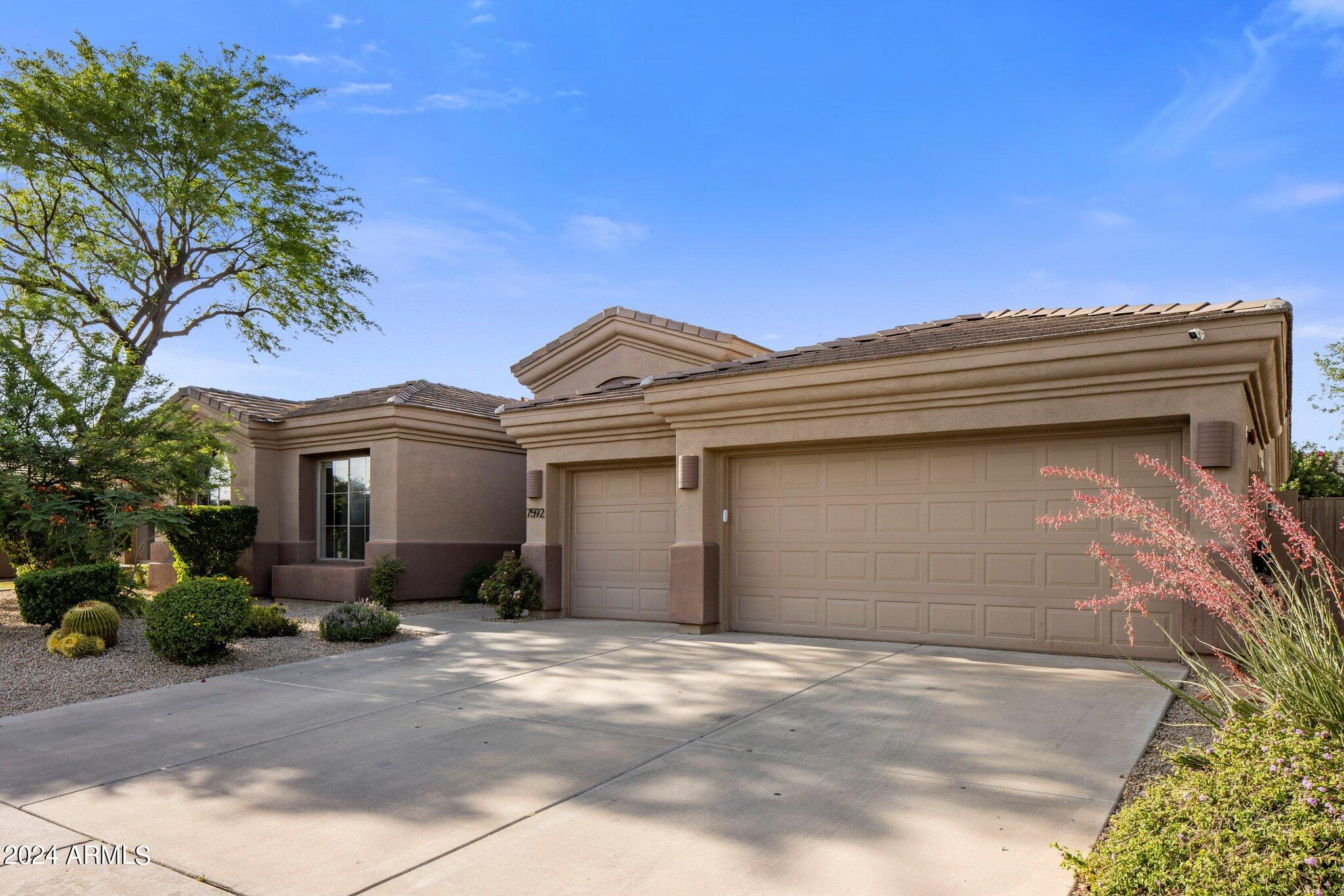 7592 E PHANTOM Way
