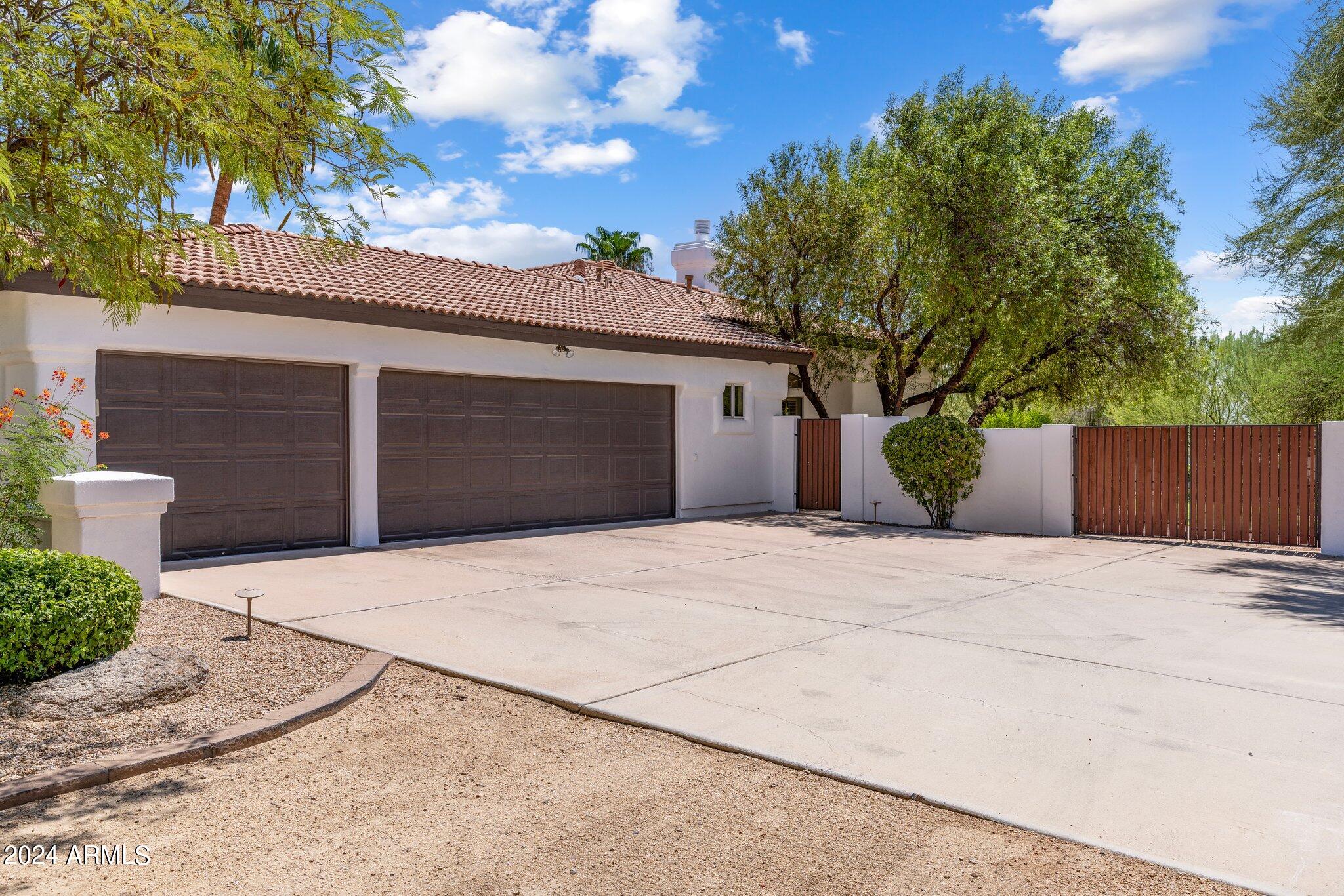 8145 E JUAN TABO Road