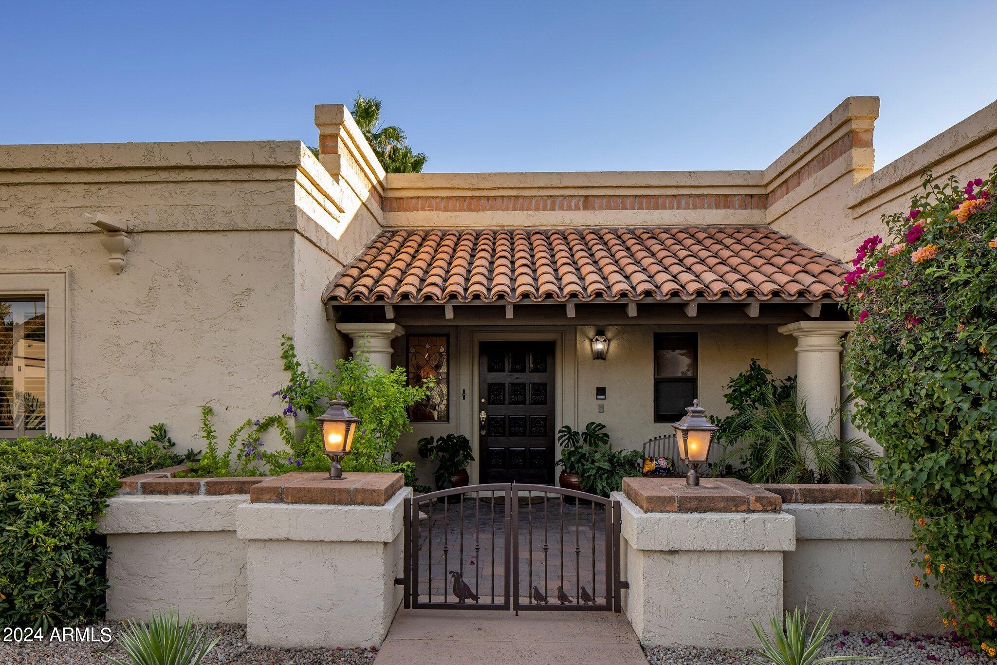 8311 E Vista De Valle --