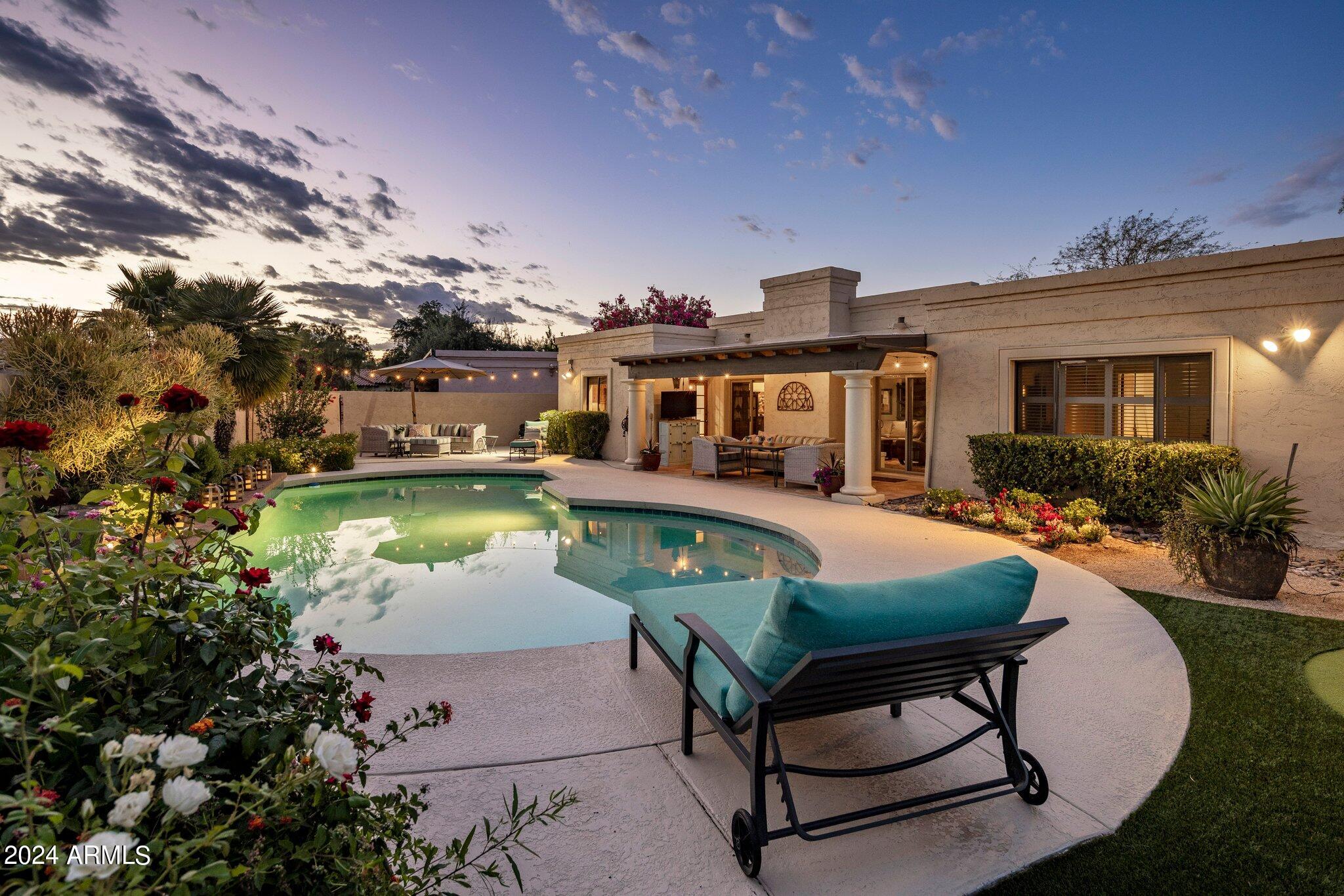8311 E Vista De Valle --