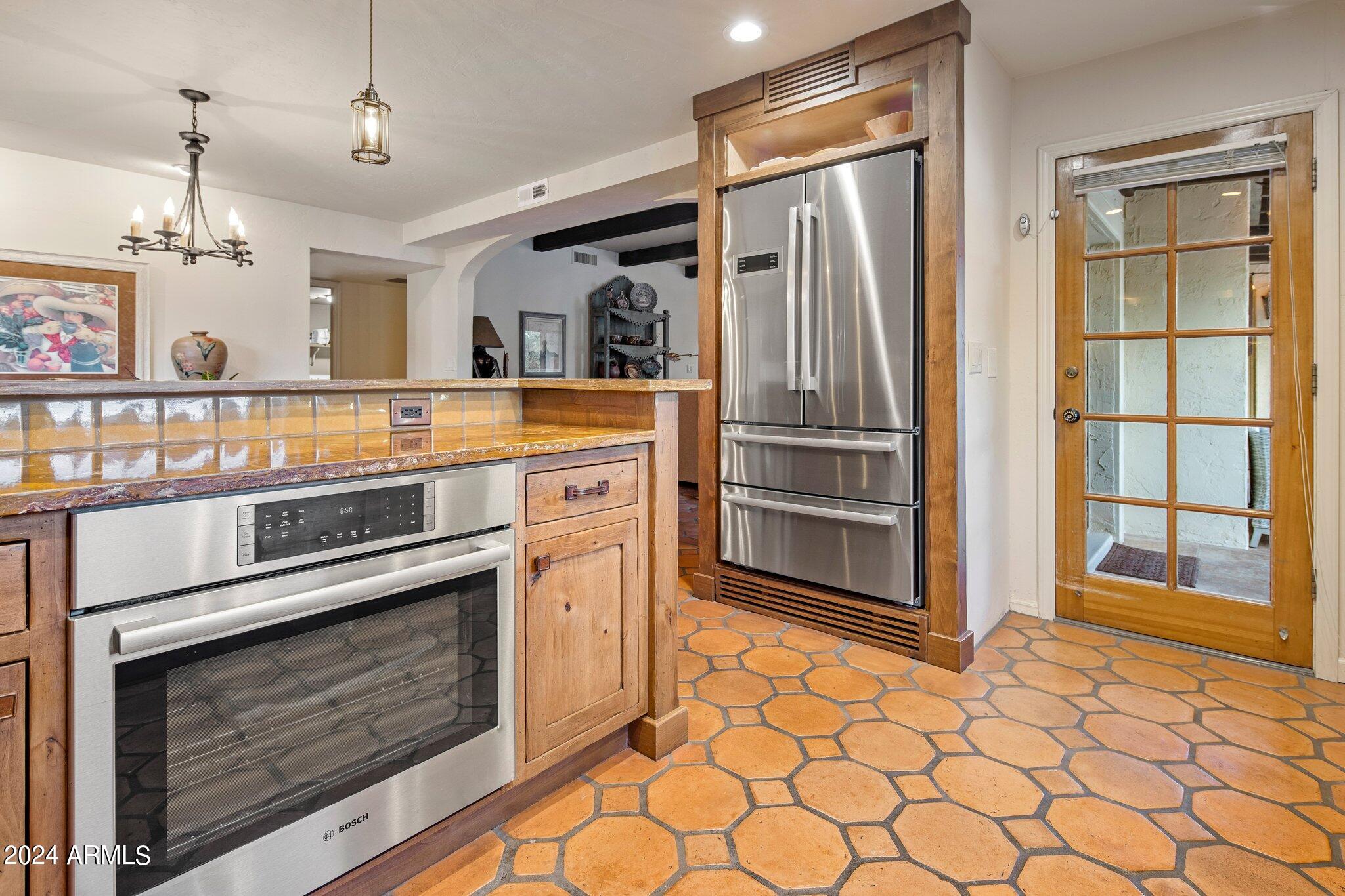 8311 E Vista De Valle --