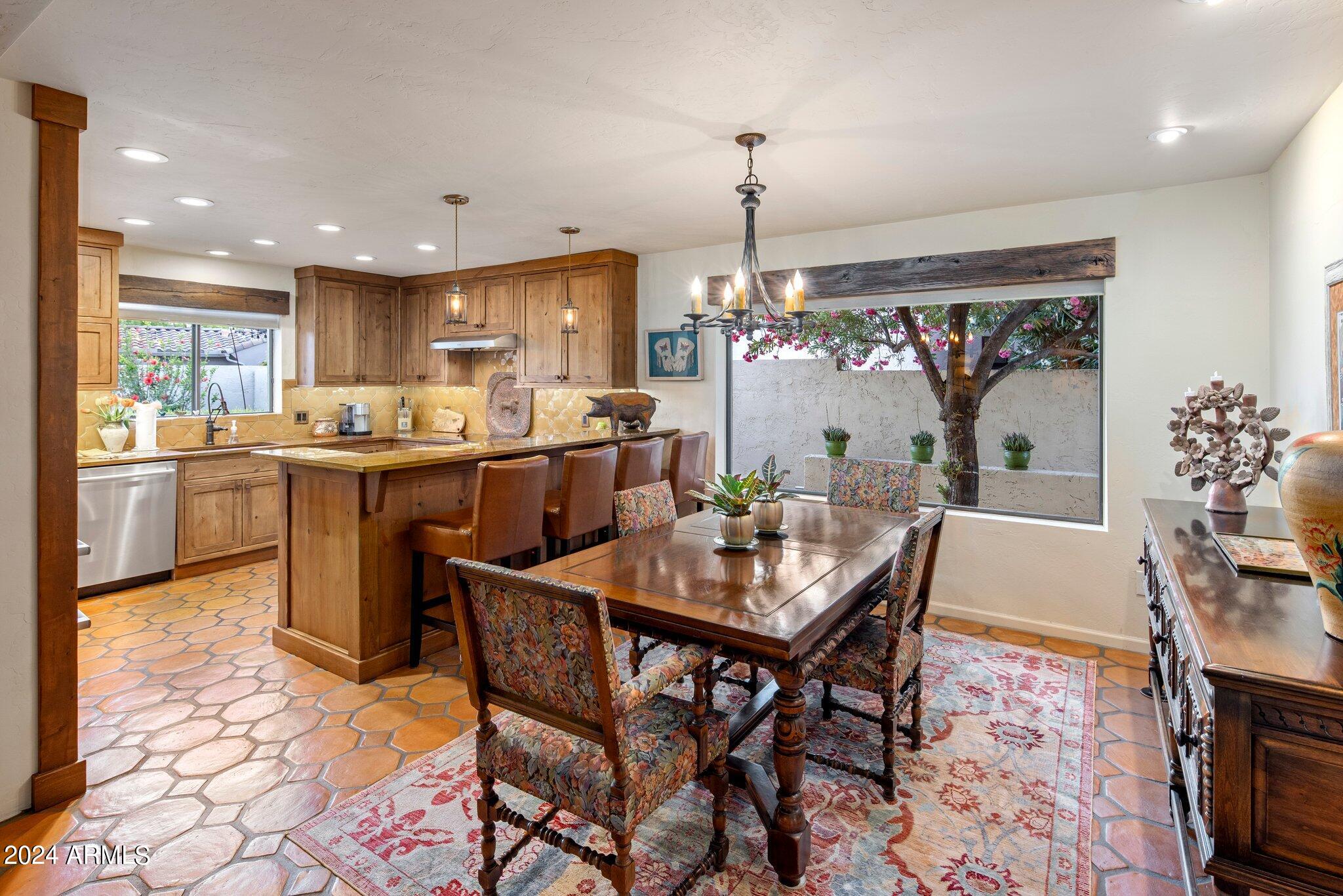 8311 E Vista De Valle --