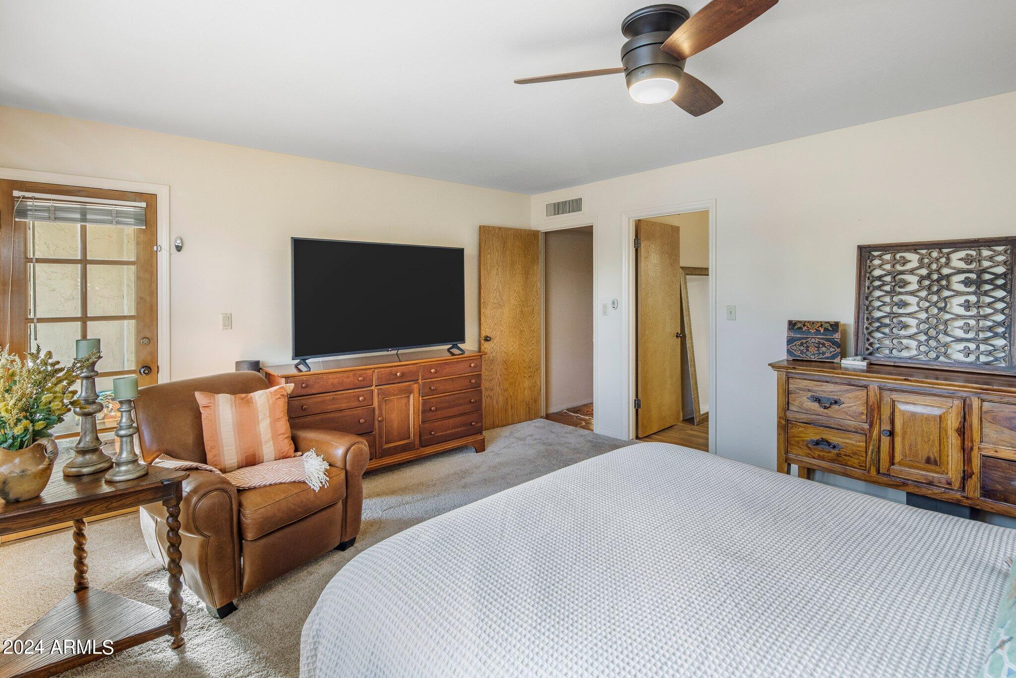 8311 E Vista De Valle --