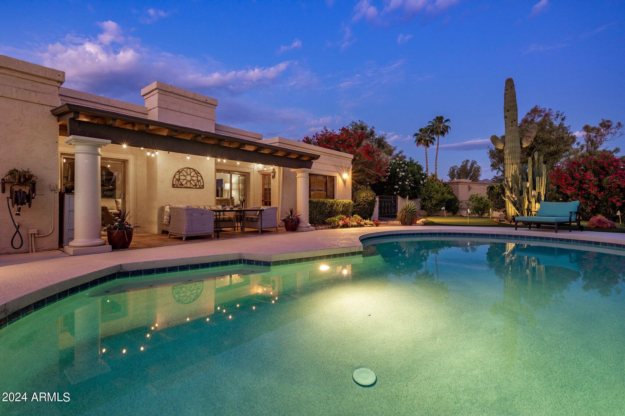8311 E Vista De Valle --