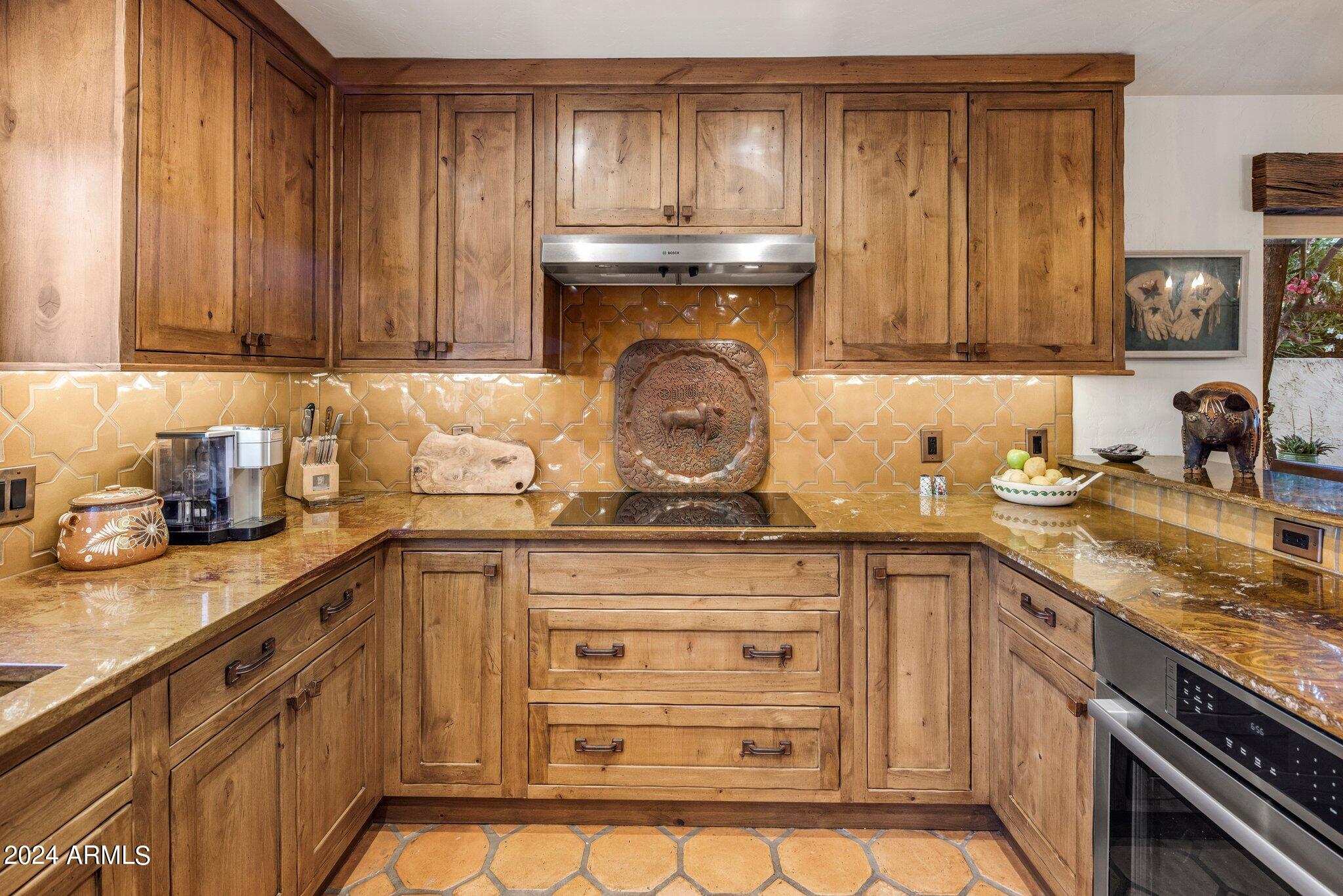8311 E Vista De Valle --