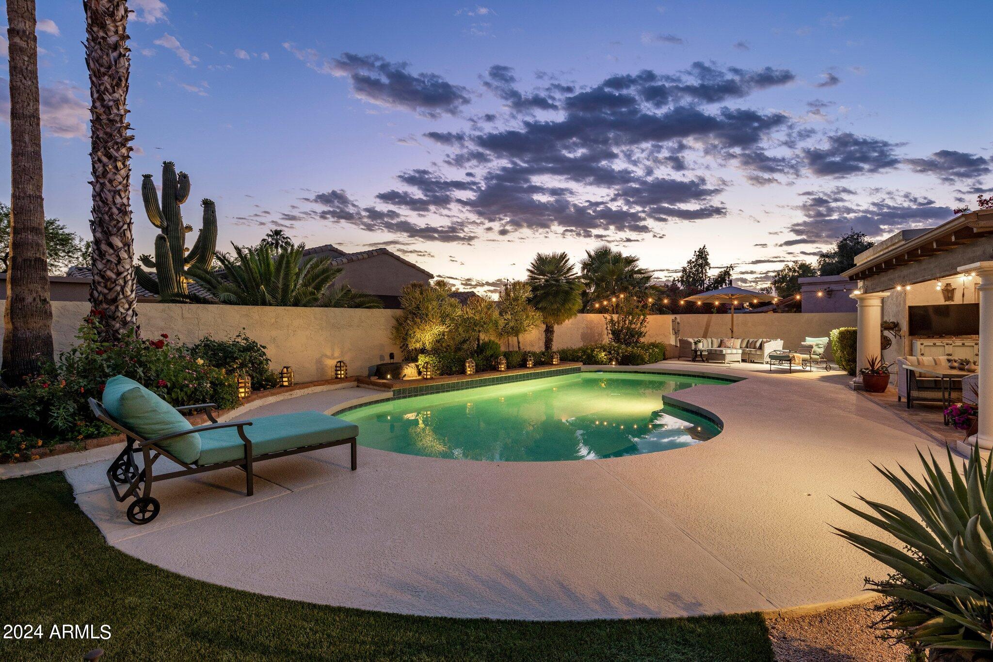 8311 E Vista De Valle --