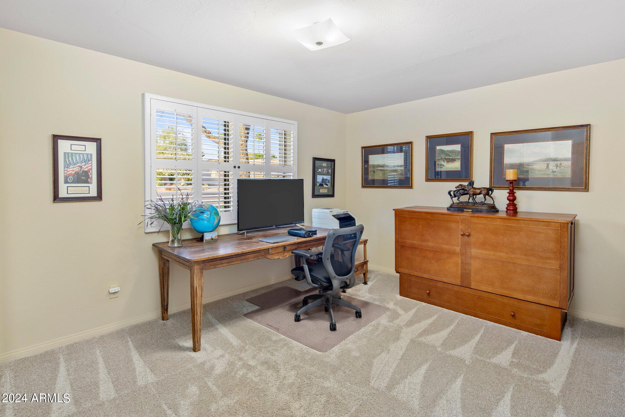 8311 E Vista De Valle --