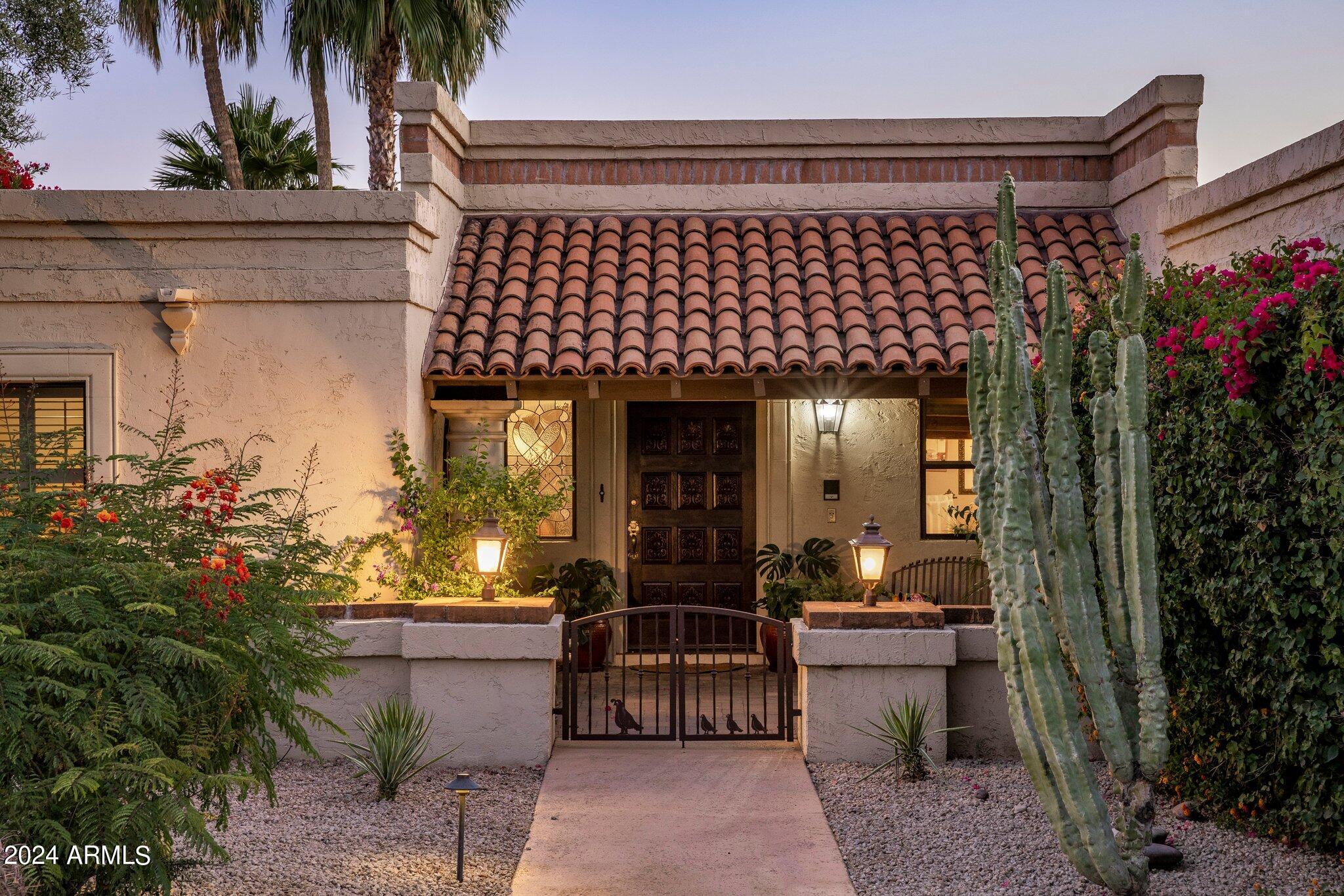 8311 E Vista De Valle --