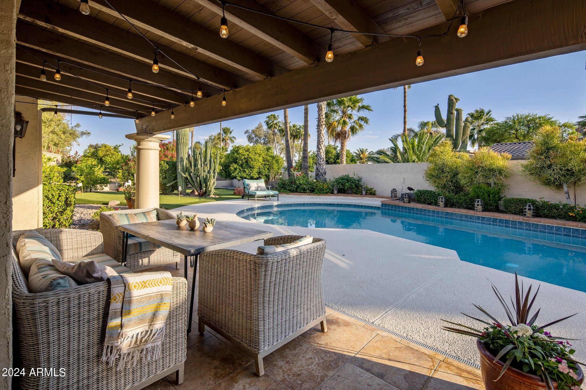 8311 E Vista De Valle --