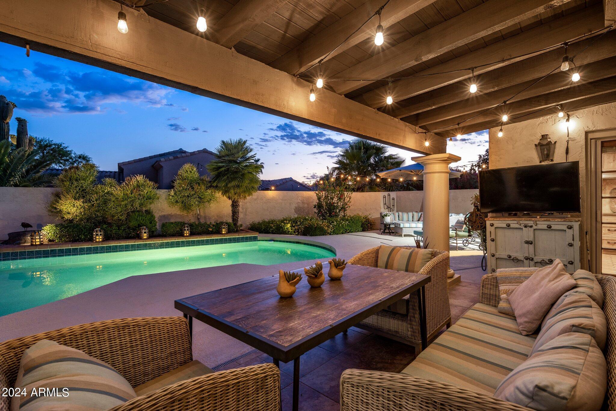 8311 E Vista De Valle --