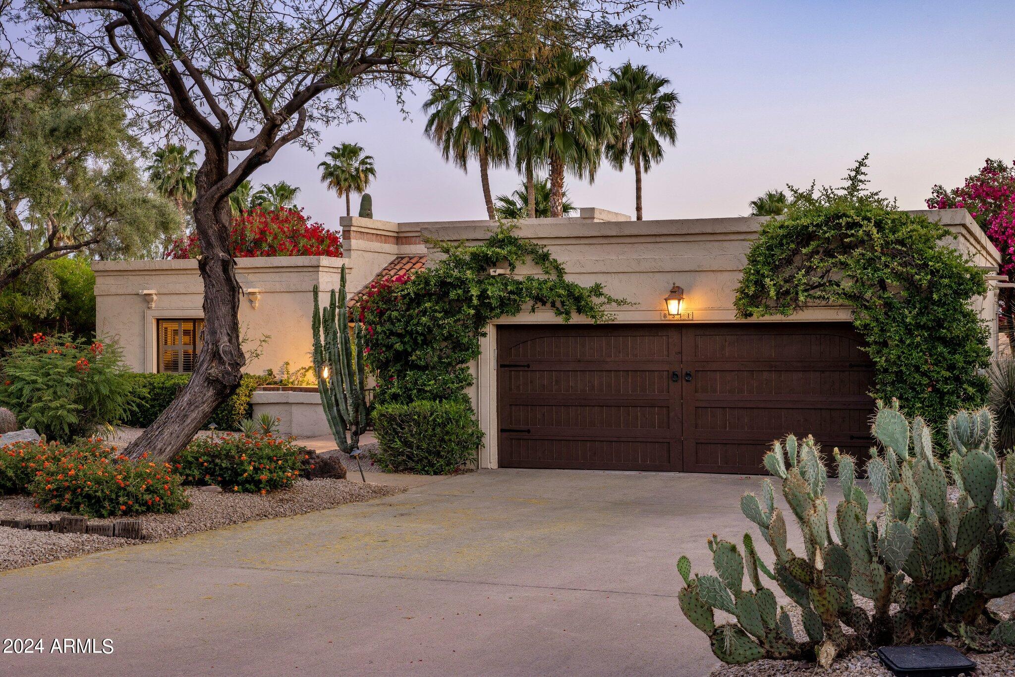 8311 E Vista De Valle --