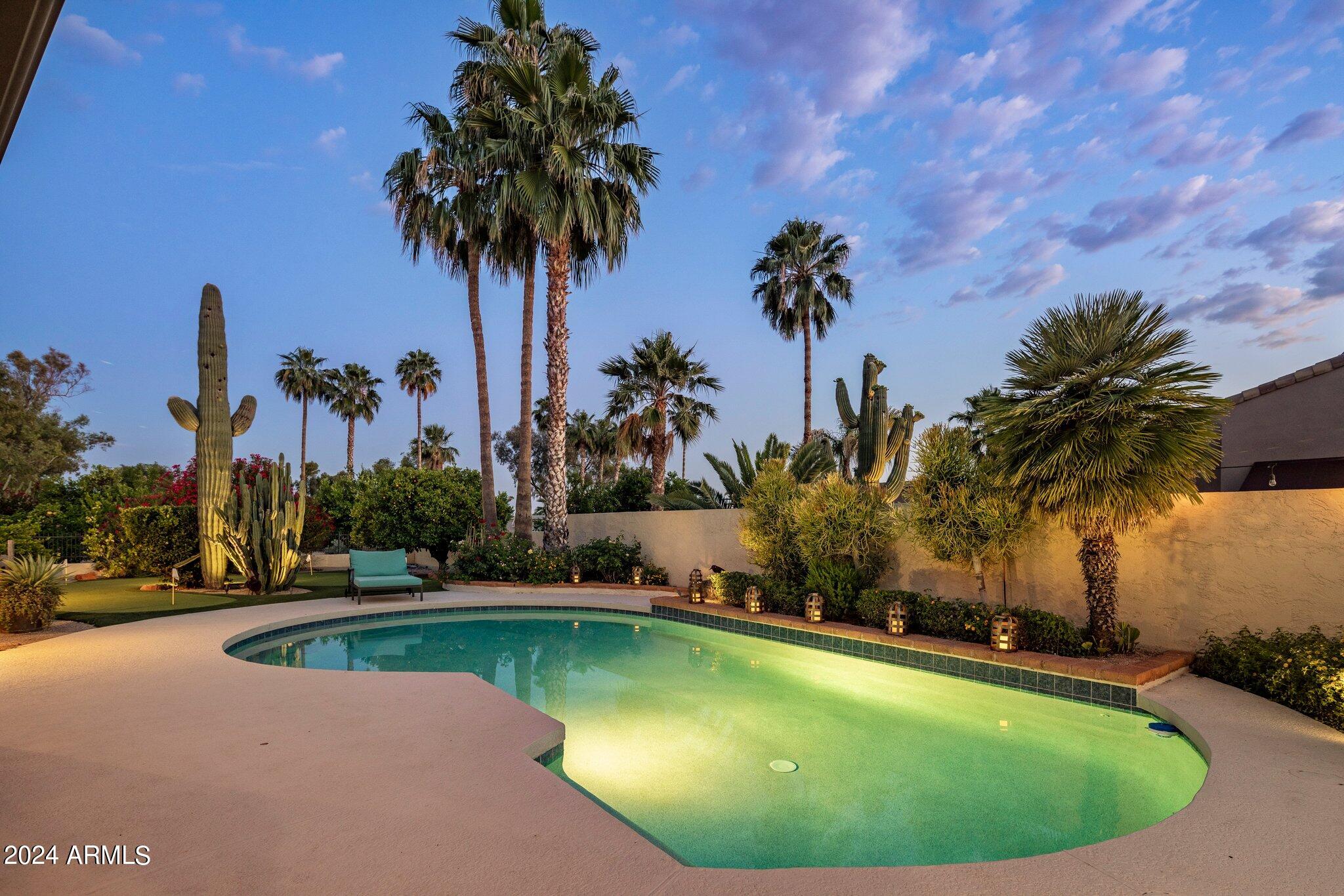 8311 E Vista De Valle --