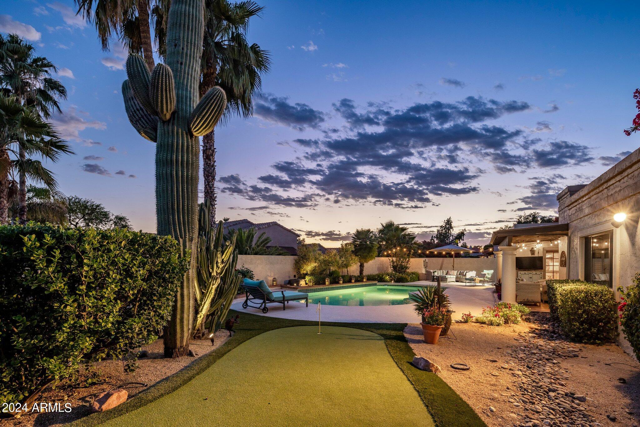 8311 E Vista De Valle --