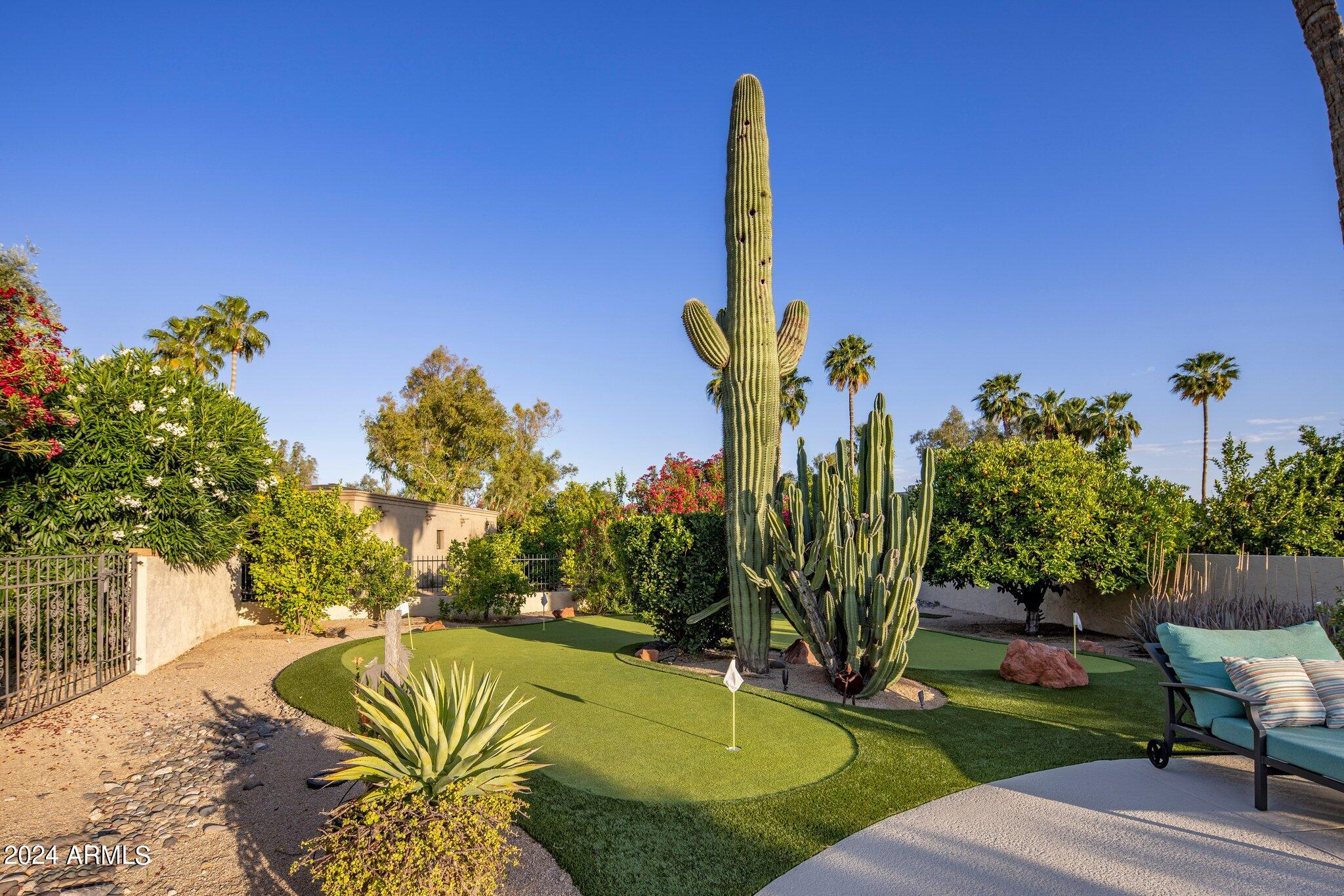 8311 E Vista De Valle --
