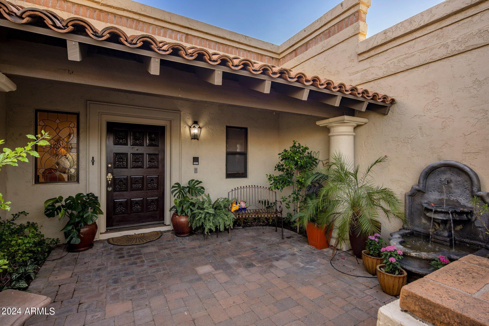 8311 E Vista De Valle --