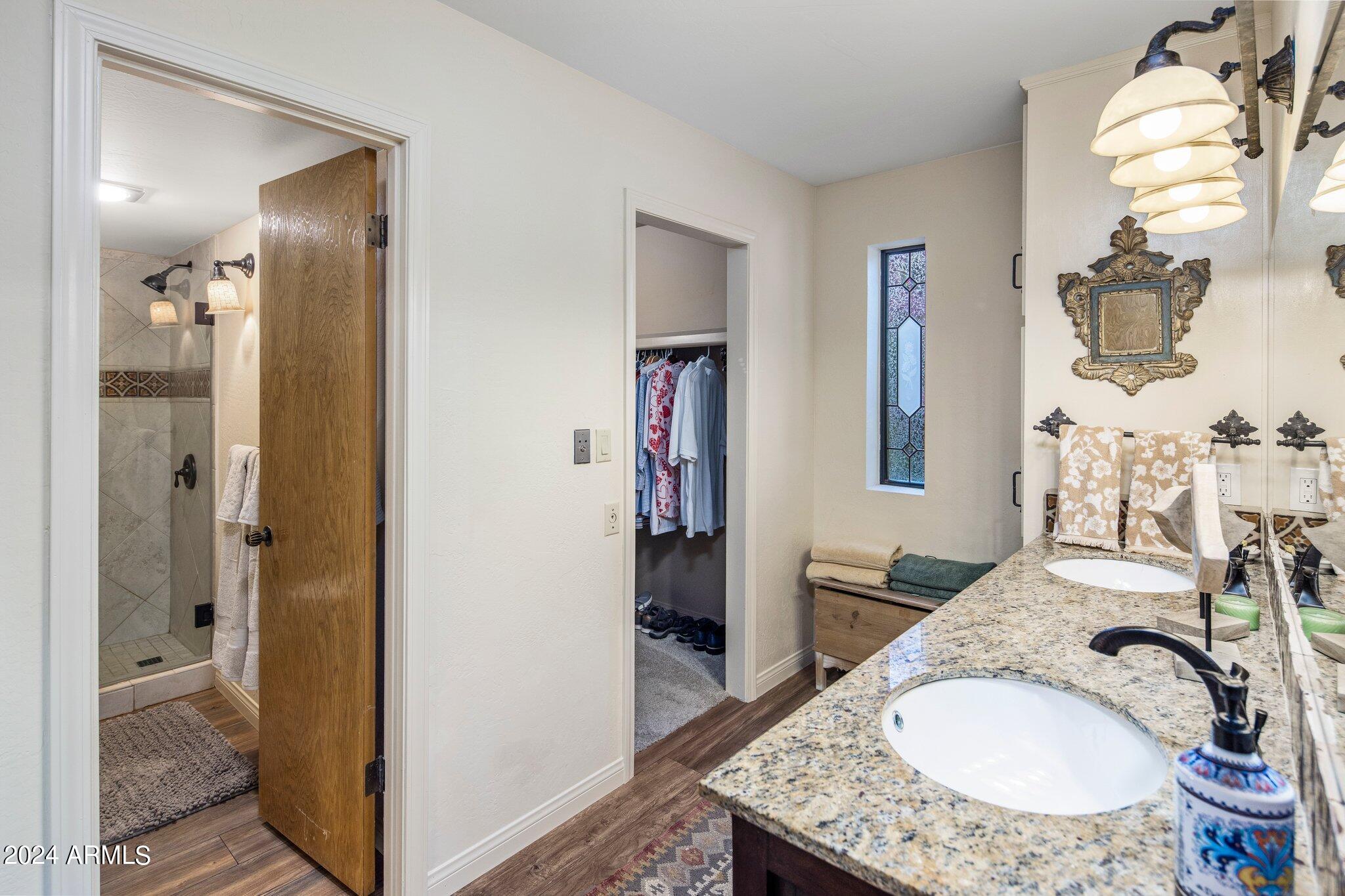 8311 E Vista De Valle --