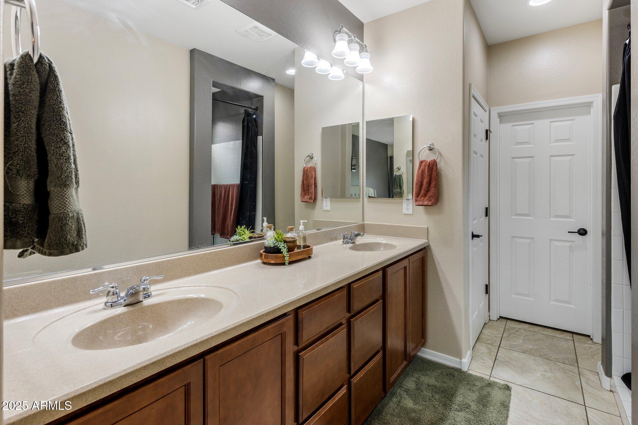 2614 W GRAY WOLF Trail