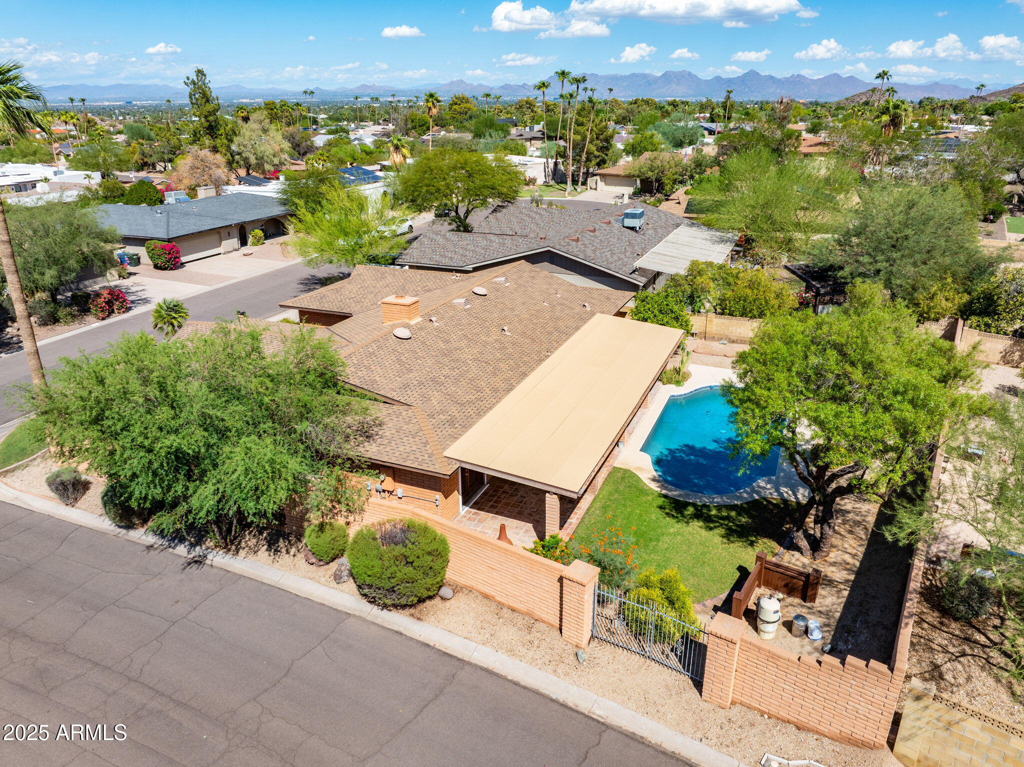 2901 E LAS ROCAS Drive
