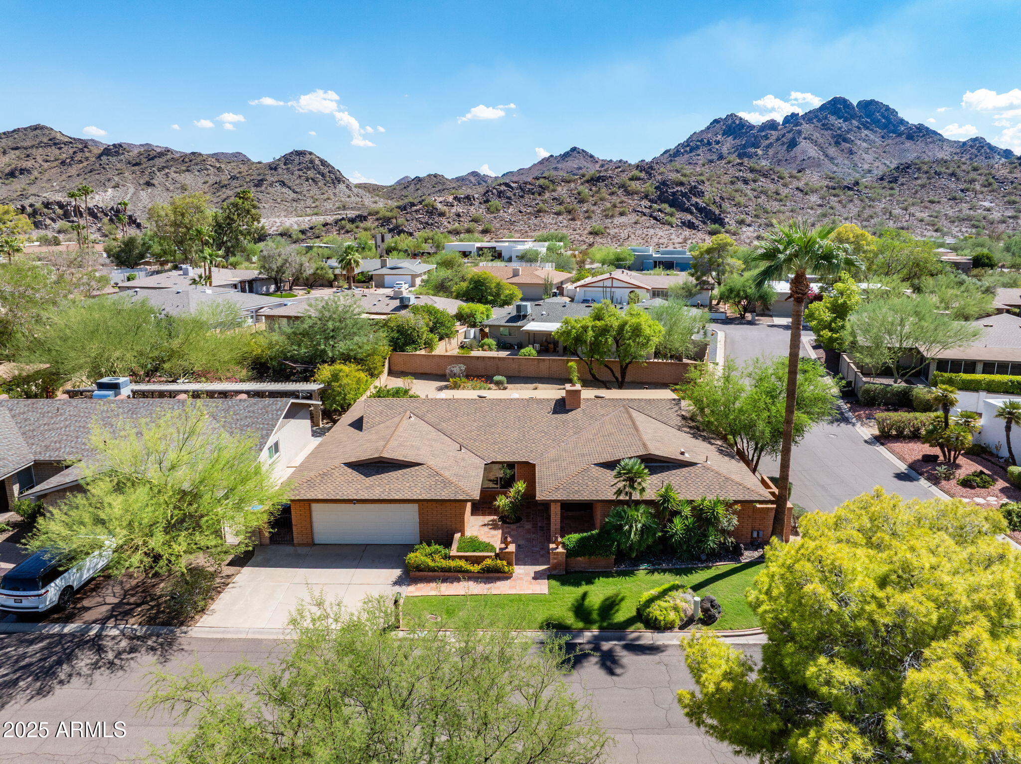 2901 E LAS ROCAS Drive